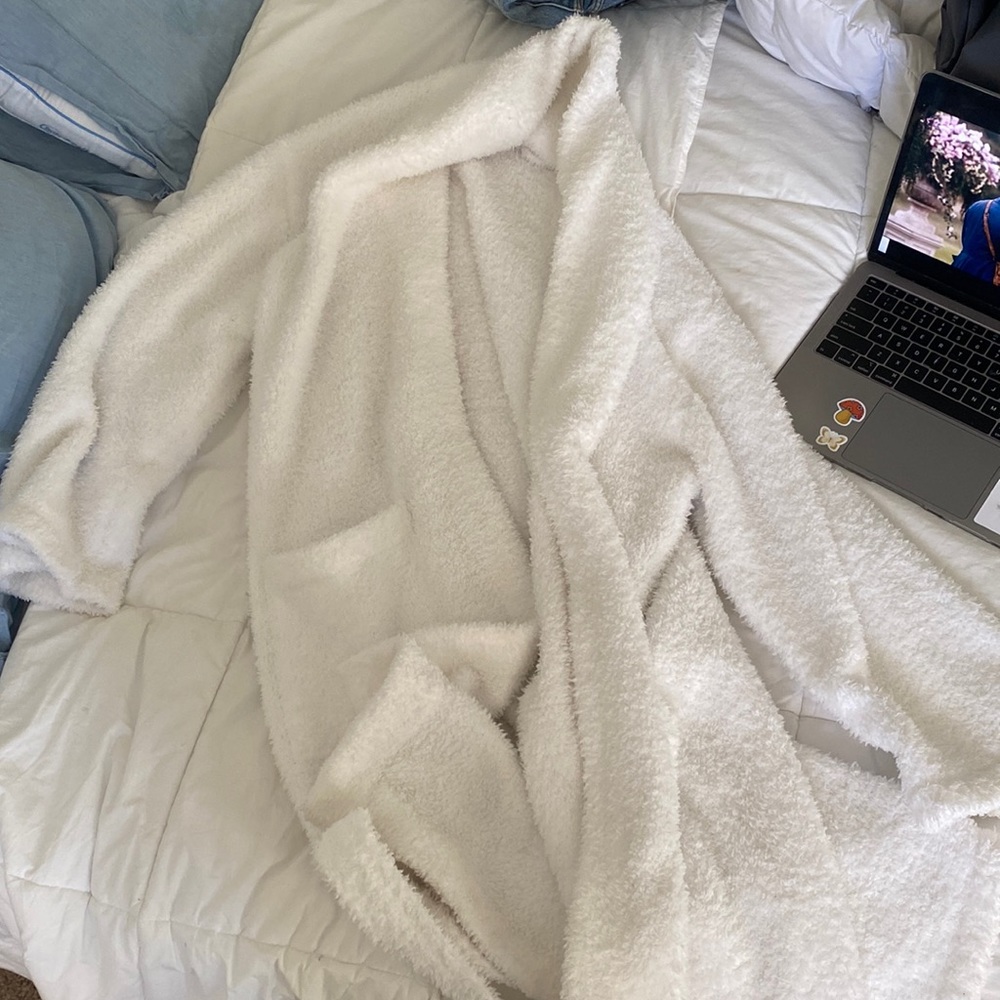 COPY - Barefoot dreams robe